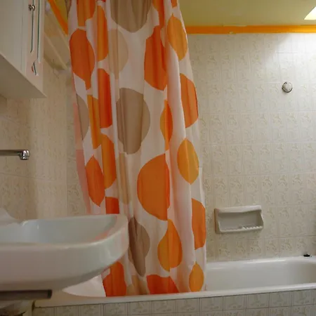 Earini And Χανιά