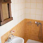 Apartament Earini And *