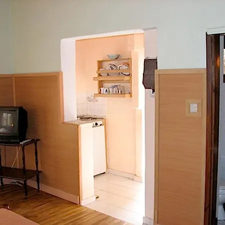 Lejlighed Earini And *