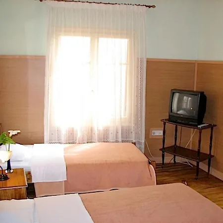 Apartament Earini And *
